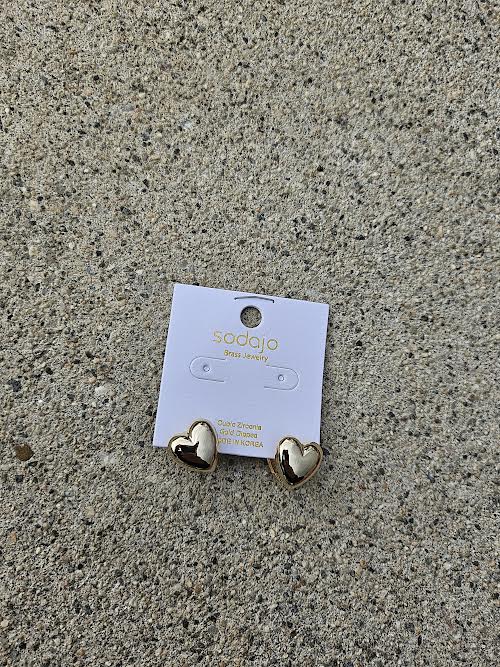 HEART HUGGIE (EARRINGS )